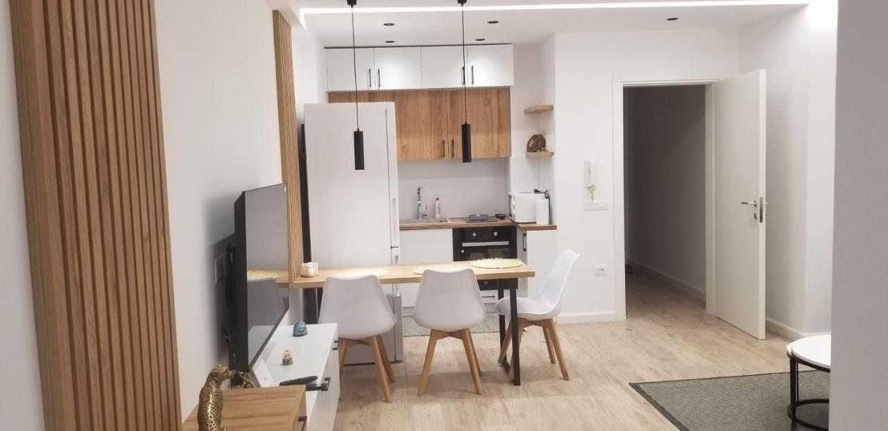 White Apartment Тирана Экстерьер фото